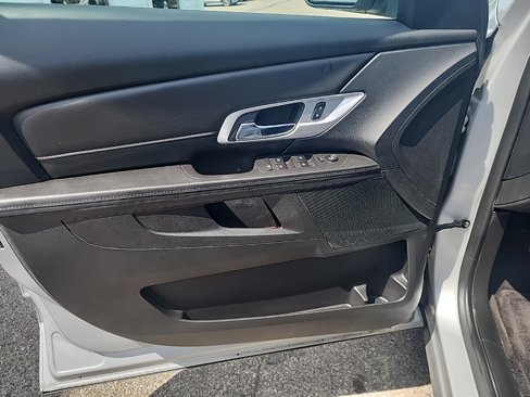Used 2016 GMC Terrain SLE image 17