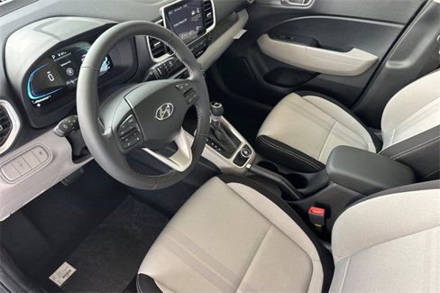 New 2025 Hyundai Venue SEL image 7