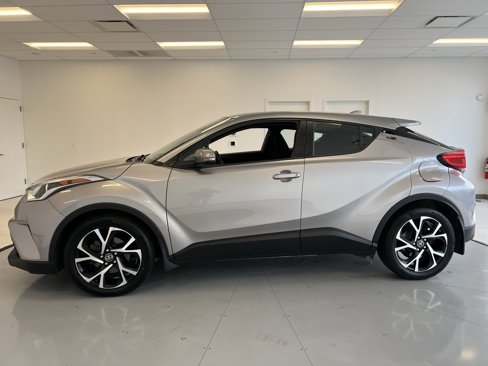 Used 2018 Toyota C-HR XLE image 4