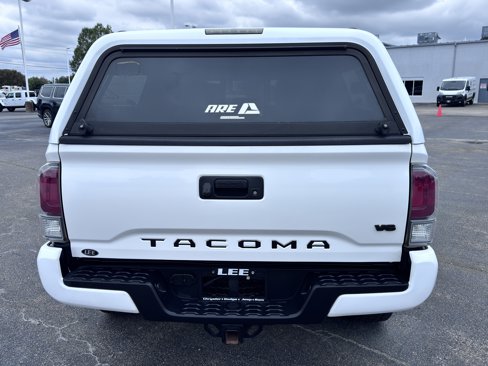 Used 2020 Toyota Tacoma TRD Off-Road image 6
