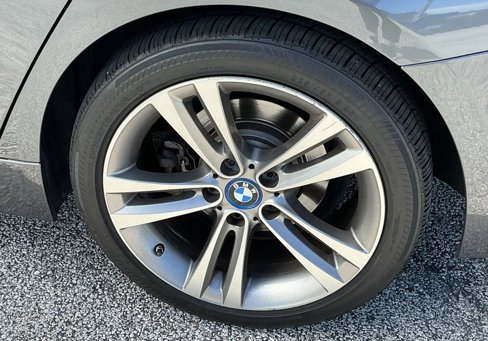Used 2018 BMW 330e image 11