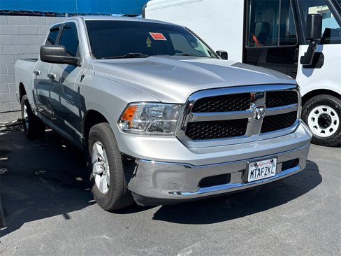 Used 2017 RAM 1500 Classic SLT image 3