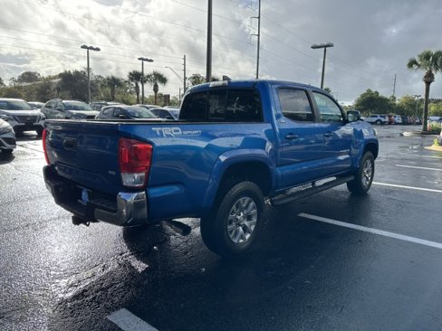 Used 2016 Toyota Tacoma TRD Sport image 7