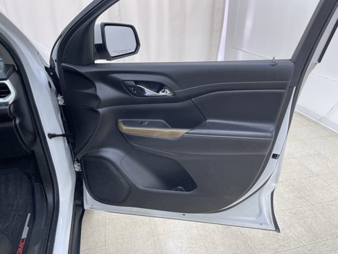 Used 2019 GMC Acadia SLE w/ LPO, Floor Liner Package image 10