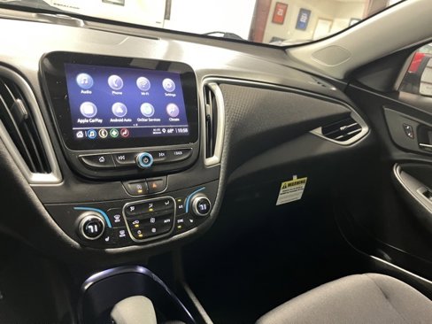 Used 2024 Chevrolet Malibu LT image 16