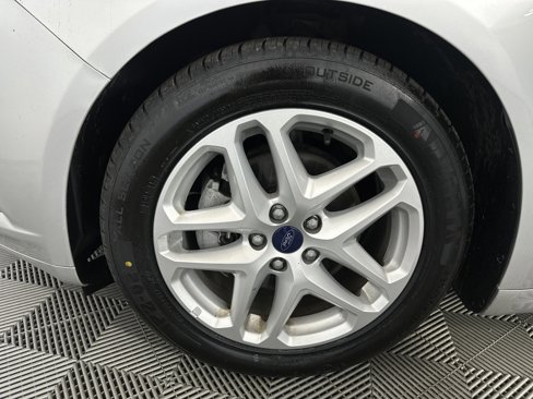 Used 2016 Ford Fusion SE image 13