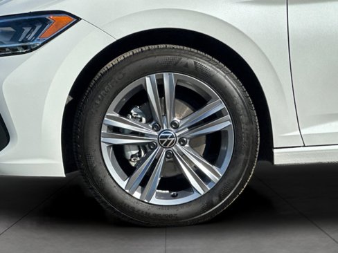Used 2024 Volkswagen Jetta SE image 23