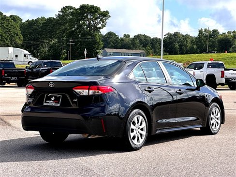 Used 2023 Toyota Corolla LE image 8