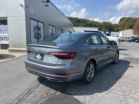 Used 2020 Volkswagen Jetta R-Line w/ R-Line Cold Weather Package image 4