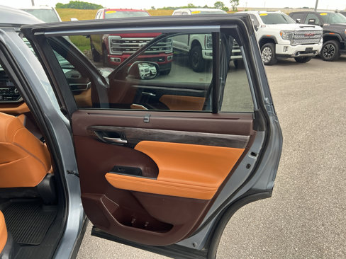 Used 2020 Toyota Highlander Platinum image 15