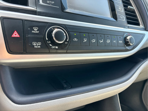 Used 2019 Toyota Highlander LE image 15