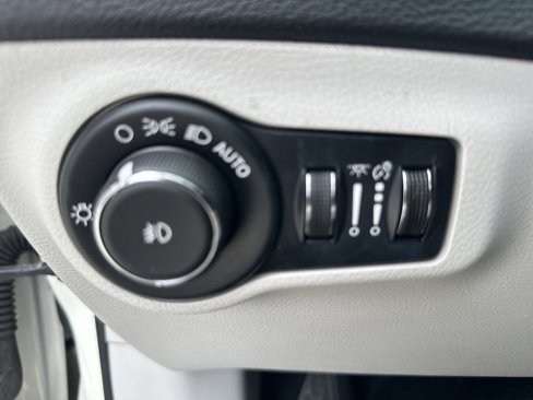 Used 2020 Jeep Compass Limited image 10