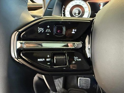 New 2025 Aston Martin DBX 707 image 15