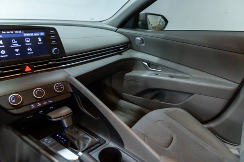 Used 2023 Hyundai Elantra SE image 30
