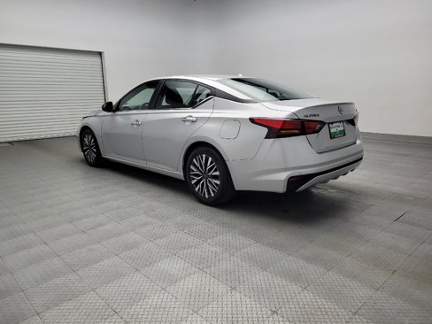 Used 2023 Nissan Altima 2.5 SV image 5