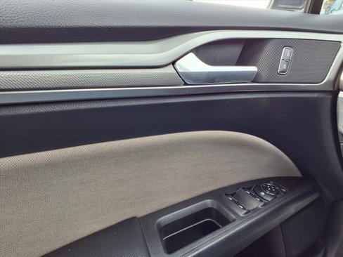 Used 2019 Ford Fusion S image 18