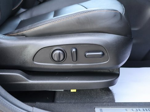 Used 2020 Chevrolet Equinox Premier image 35