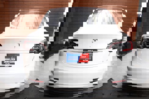 Used 2022 Tesla Model 3 Standard Range image 9
