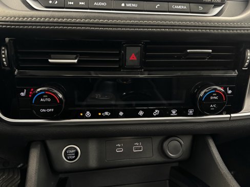 Used 2021 Nissan Rogue SV image 6