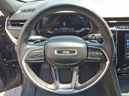 Used 2023 Jeep Grand Cherokee L Laredo image 22