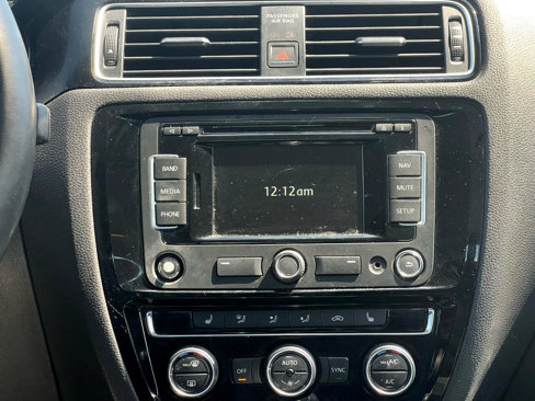 Used 2015 Volkswagen Jetta TDI SEL image 17