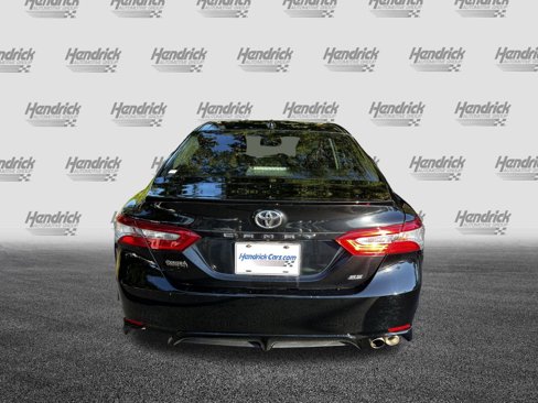 Used 2018 Toyota Camry SE image 8