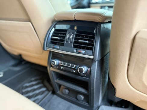 Used 2015 BMW X5 M image 41