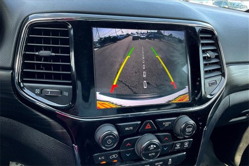 Used 2020 Jeep Grand Cherokee Altitude image 21