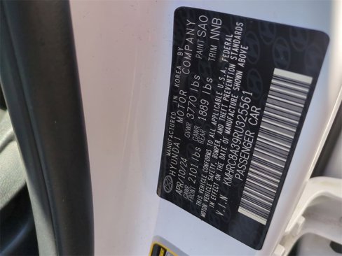 Certified 2024 Hyundai Venue Limited image 29