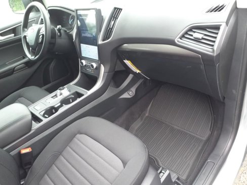 Used 2024 Ford Edge SE image 19
