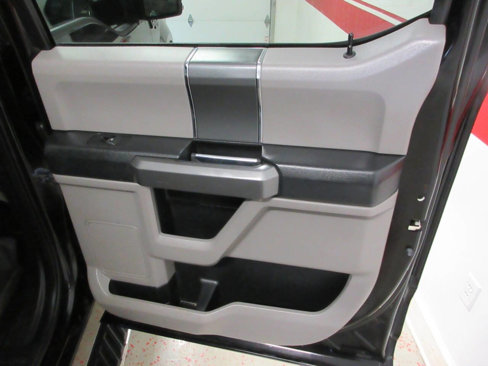 Used 2017 Ford F150 XLT w/ Equipment Group 302A Luxury image 32
