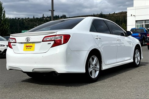 Used 2014 Toyota Camry L image 5
