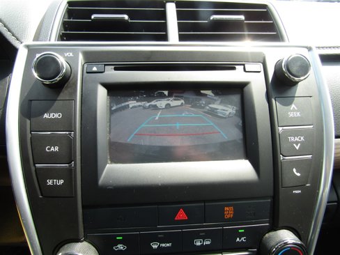 Used 2016 Toyota Camry image 28