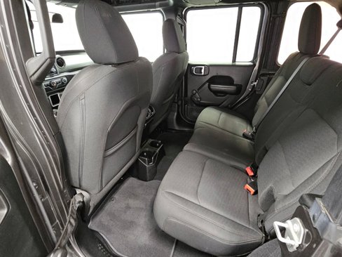 Used 2018 Jeep Wrangler Unlimited Sport image 26