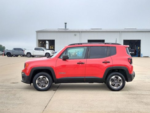 Used 2017 Jeep Renegade Sport w/ Power & Air Group image 3