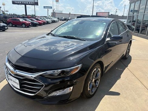 Used 2024 Chevrolet Malibu LT image 2