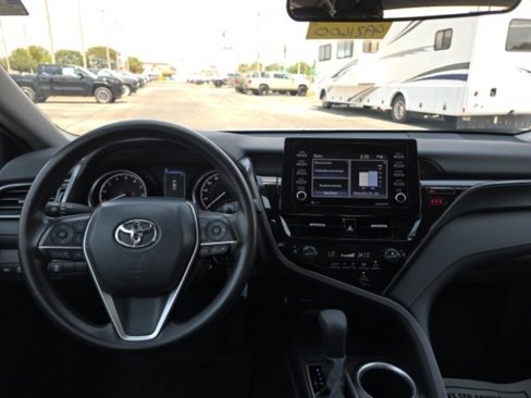 Used 2024 Toyota Camry LE image 10