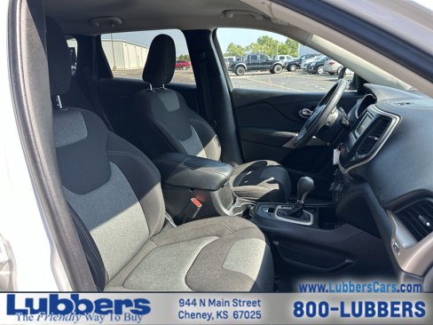 Used 2018 Jeep Cherokee Latitude w/ Mobile Office Group image 20