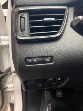 Used 2018 Nissan Rogue SV image 17