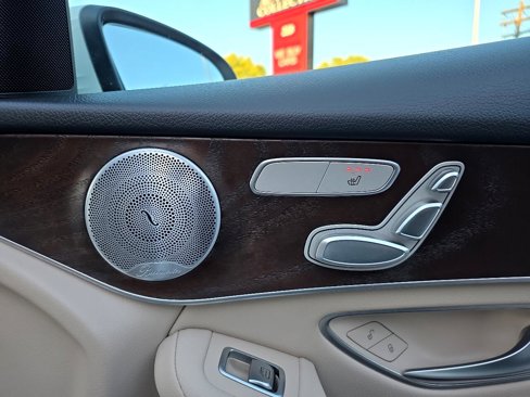 Used 2019 Mercedes-Benz GLC 300 4MATIC w/ Premium Package image 48
