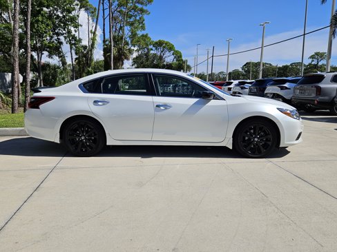 Used 2018 Nissan Altima 2.5 SR w/ SR Midnight Edition image 8