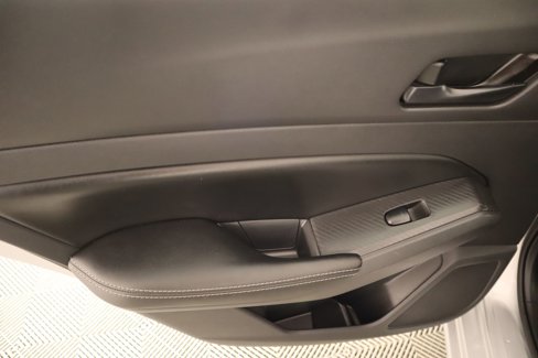 Used 2024 Nissan Altima 2.5 SV image 15