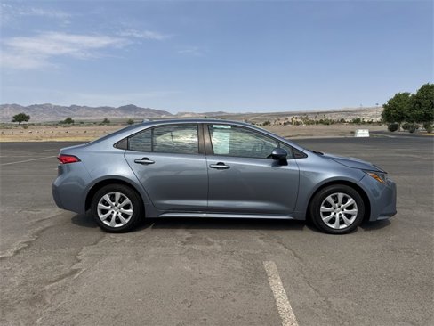 Used 2023 Toyota Corolla LE image 4