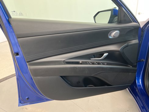 Used 2023 Hyundai Elantra SEL w/ Preferred Accessory Package image 34