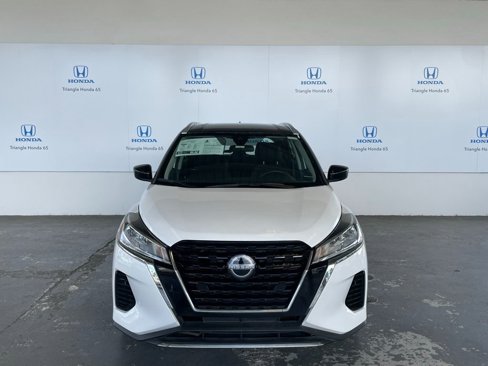 Used 2024 Nissan Kicks SV image 2