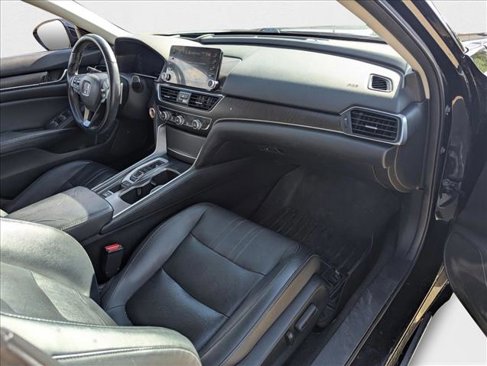 Used 2018 Honda Accord Touring image 17