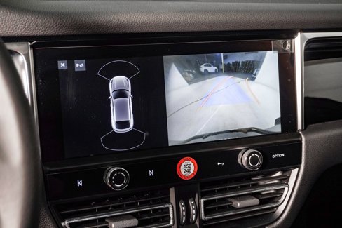 Certified 2025 Porsche Macan image 23