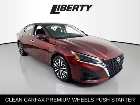 Used 2023 Nissan Altima 2.5 SV image 1