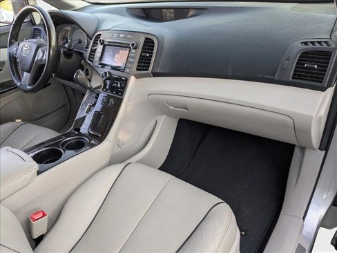 Used 2015 Toyota Venza XLE image 24