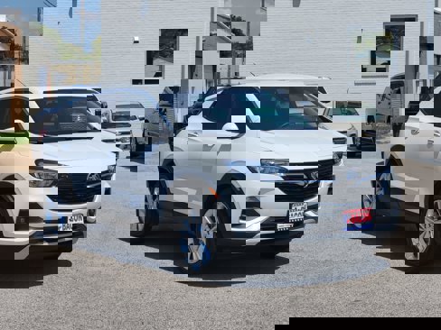 Used 2022 Buick Encore GX Preferred image 3